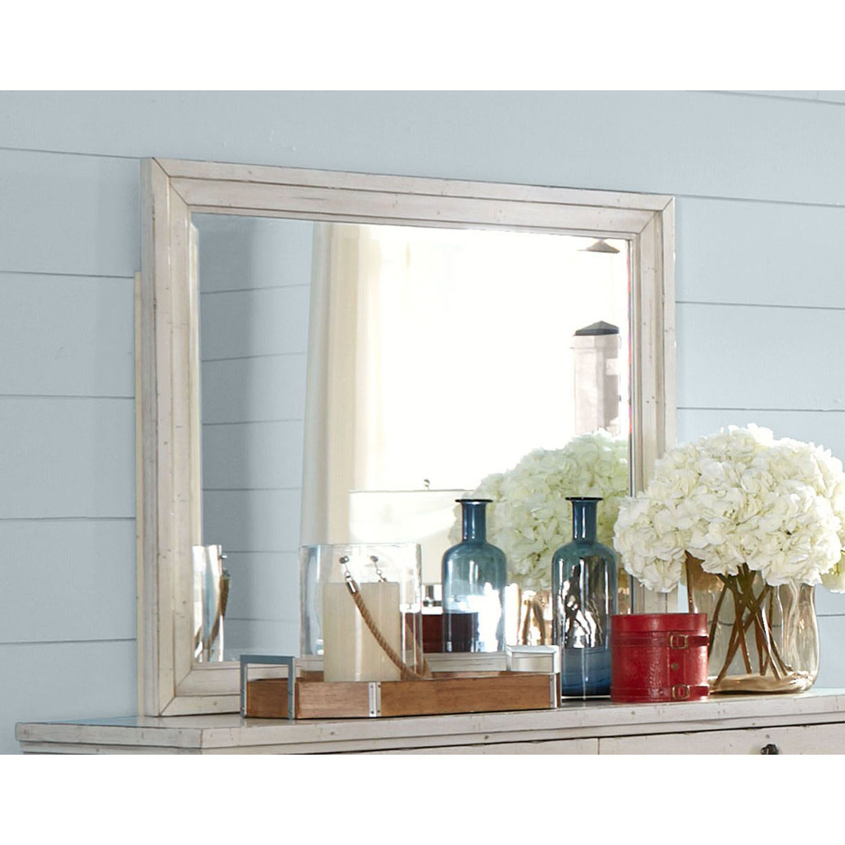 Picture of Trisha Yearwood Coming Home Refresh Mirror