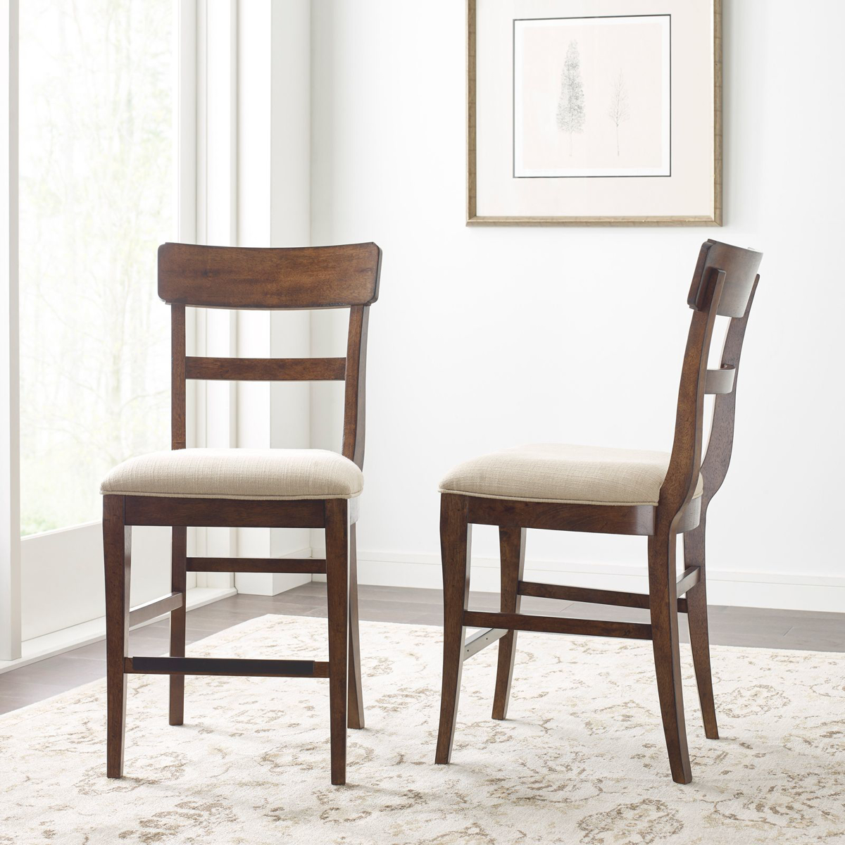 Picture of Nook Round Table & 4 Chairs