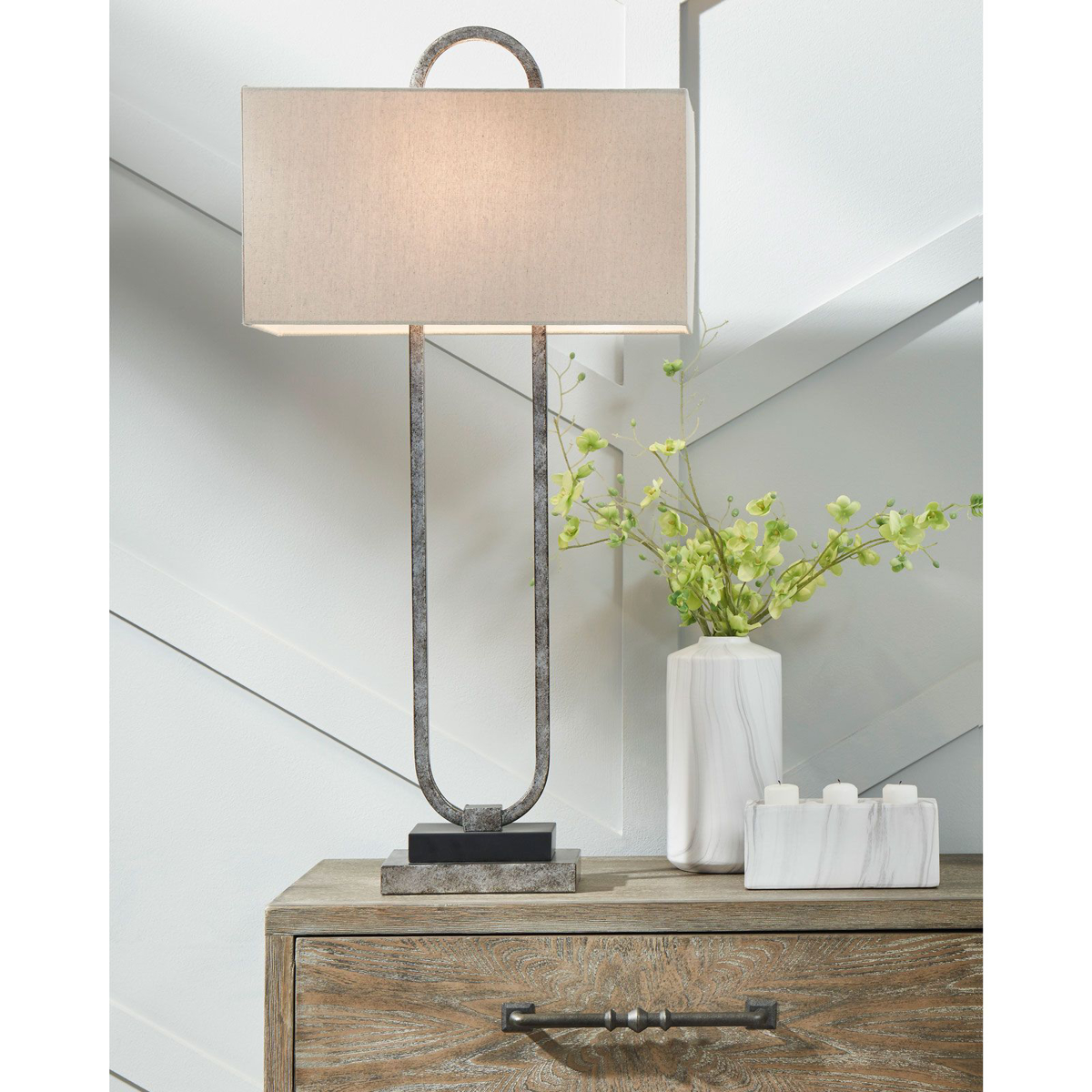 Picture of Bennish Metal Lamp