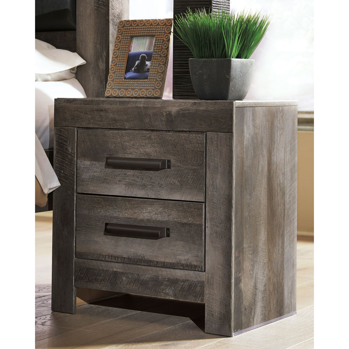 Picture of Wynnlow Nightstand w/USB Ports