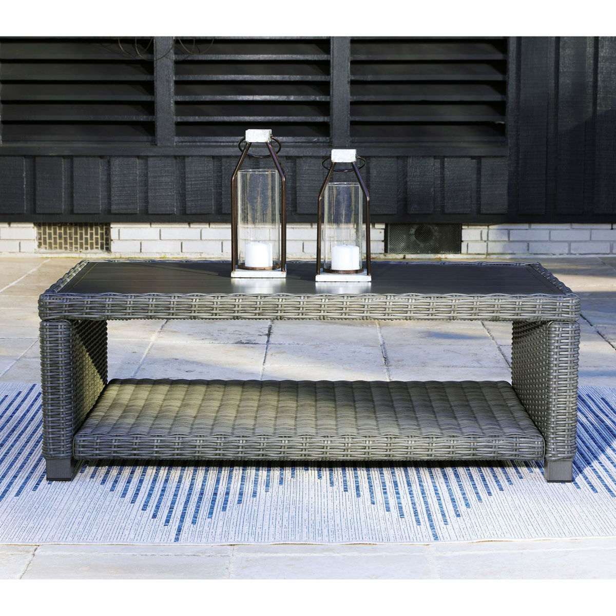 Picture of Elite Park Cocktail Table