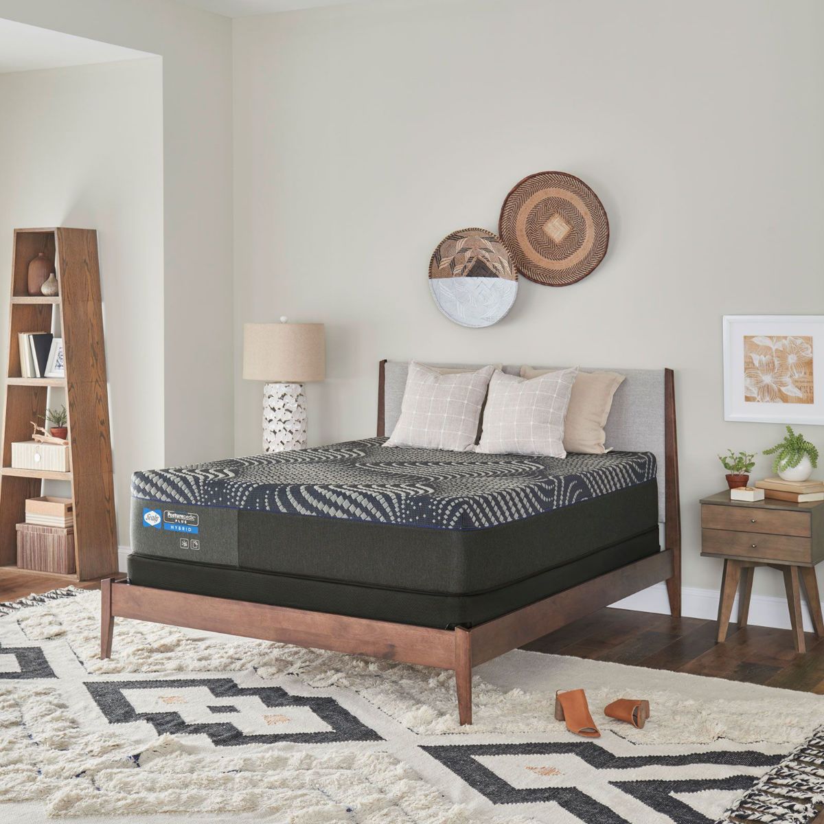 Picture of Albany Medium King Hybrid Mattress Set