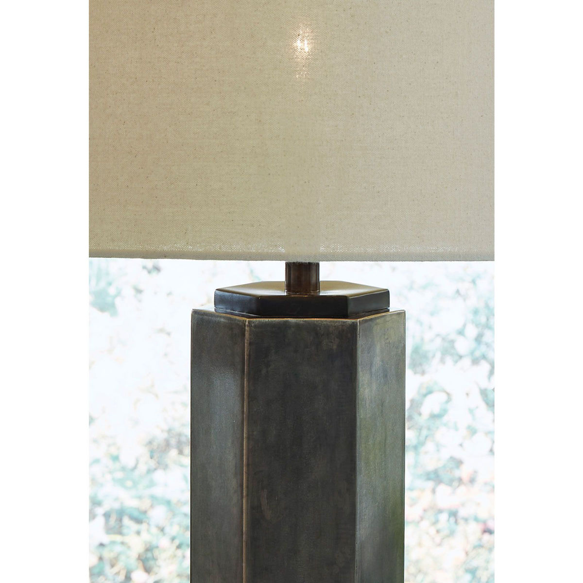 Picture of Dirkton Accent Lamp