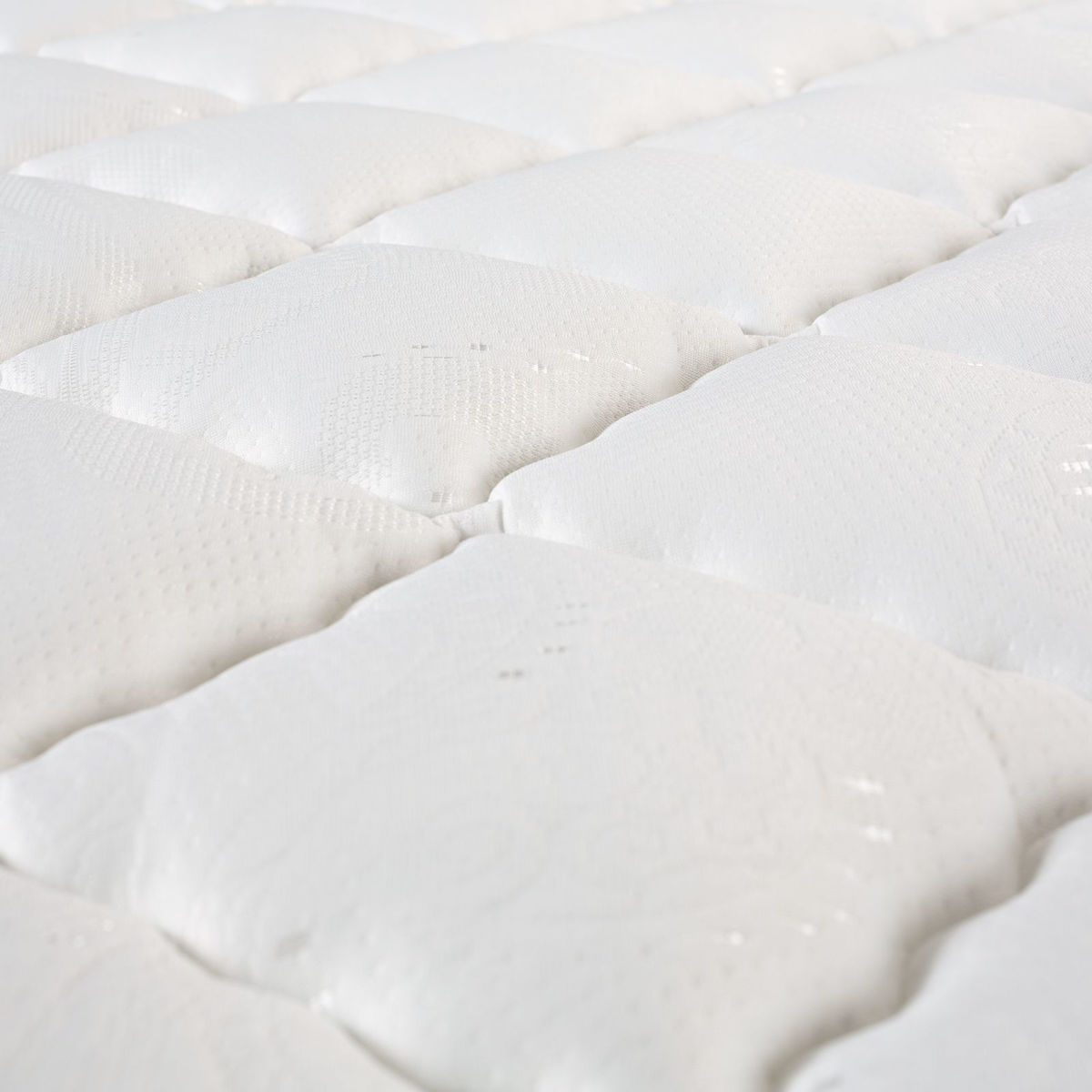 Picture of Twin Oakhurst Plush Mattress Set