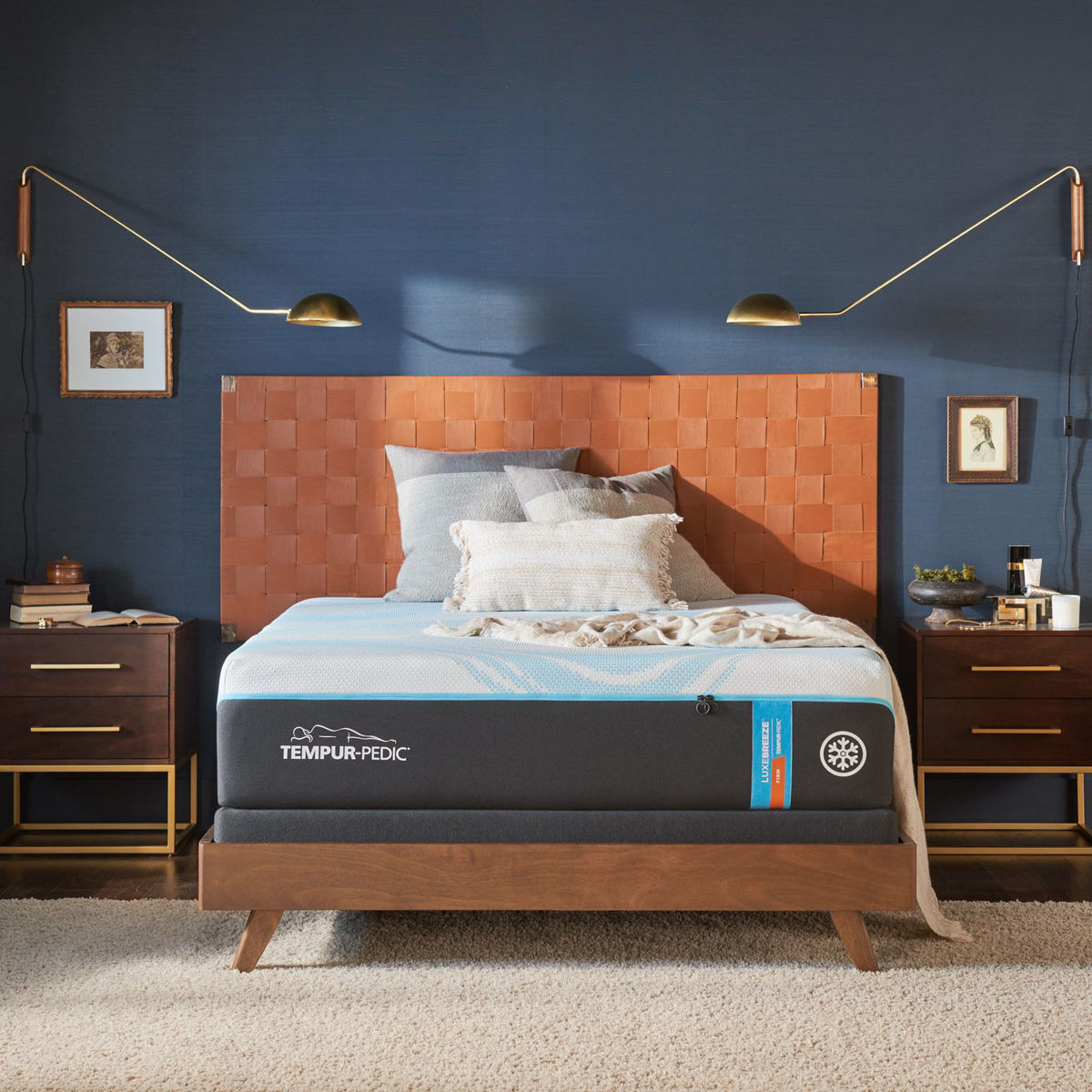 Picture of TEMPUR-LuxeBreeze Firm 2.0 Queen Mattress Set