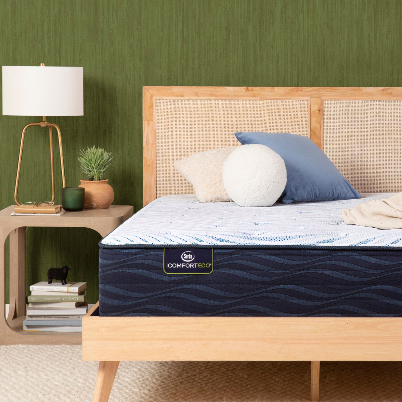 iComfortECO Q15GL Plush Hybrid Mattress Set