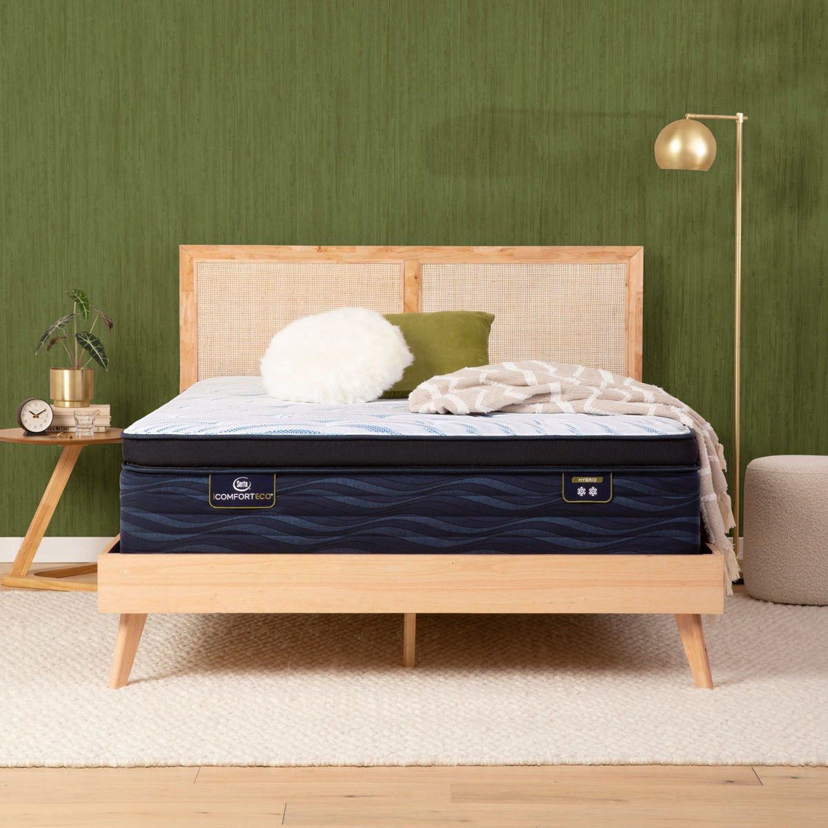 Picture of iComfortECO™️ Q20GL Plush Hybrid Pillow Top Mattress Set