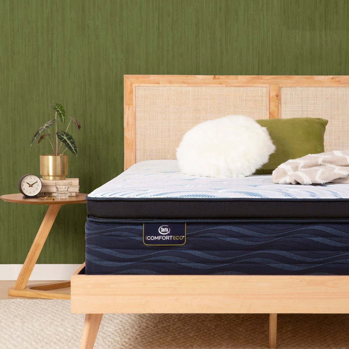 Picture of iComfortECO™️ Q20GL Plush Hybrid Pillow Top Mattress Set