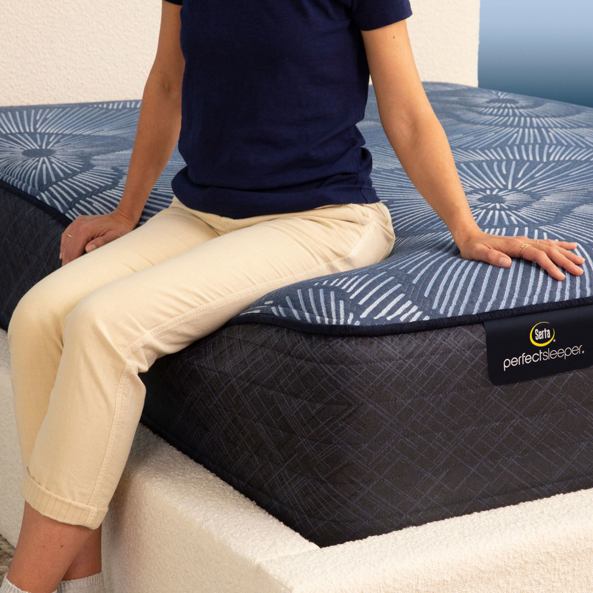 Picture of Twin Enchanting Sleep Plush Hybrid Mattress Set