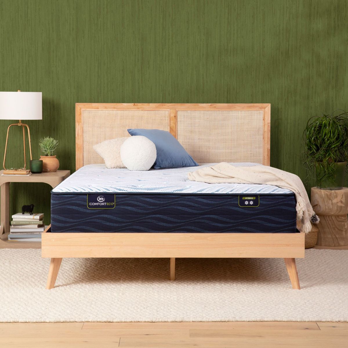 Picture of Twin XL iComfortECO™️ Q15GL Hybrid Plush Mattress