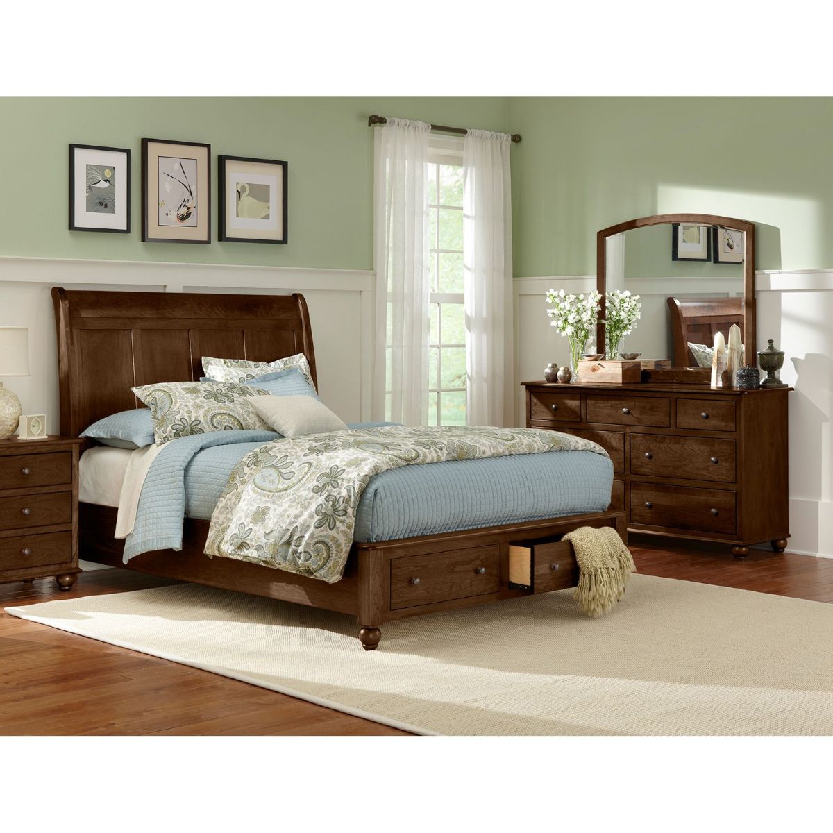 Picture of Covington Walnut Queen 3-Piece Group