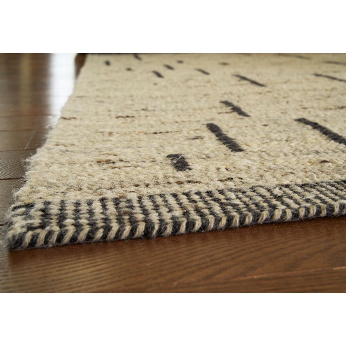 Picture of Mortis 5’ x 7’ Rug