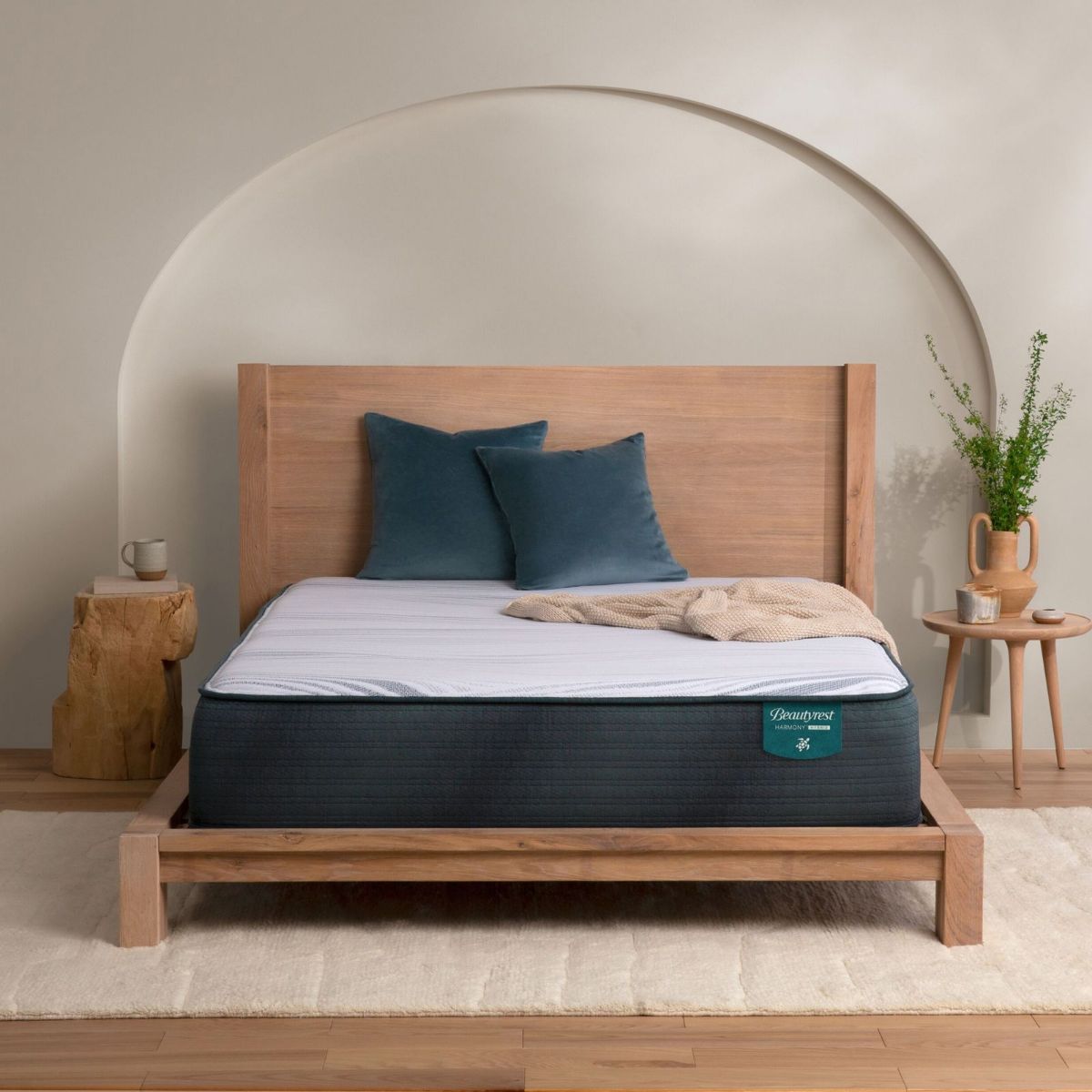 Picture of Driftwood Bay Plush Hybrid Mattress Set