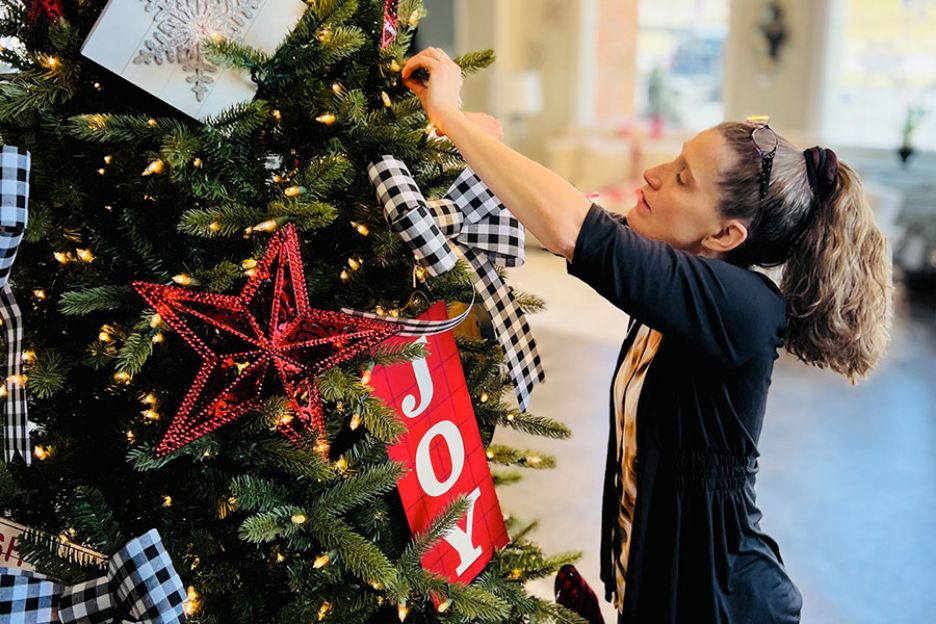 2023 Christmas Tree Decorating Contest at Grand Home Furnishings 