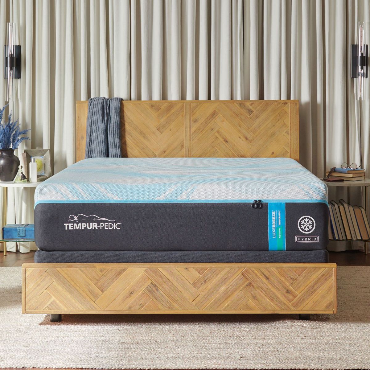 Picture of TEMPUR-LuxeBreeze 2.0 Medium Hybrid Mattress Set