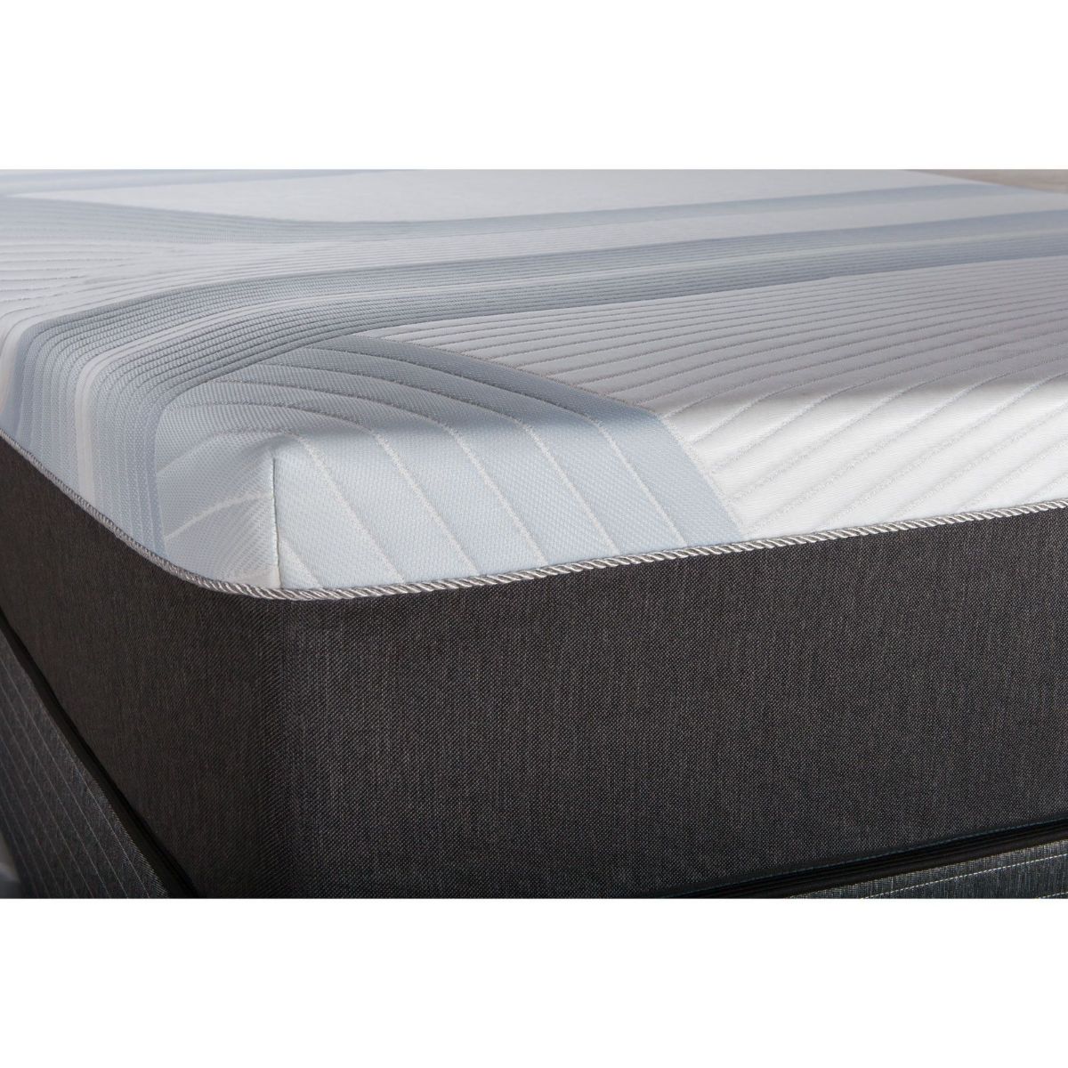 Picture of Wynnbrook Medium Firm Hybrid Mattress Set