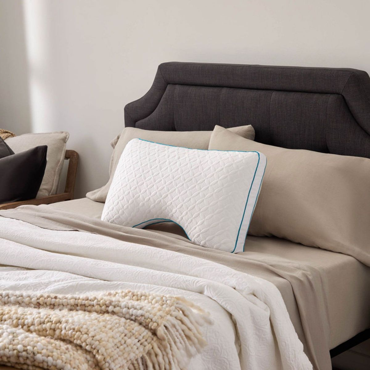 Picture of Queen Flex Shoulder Pillow