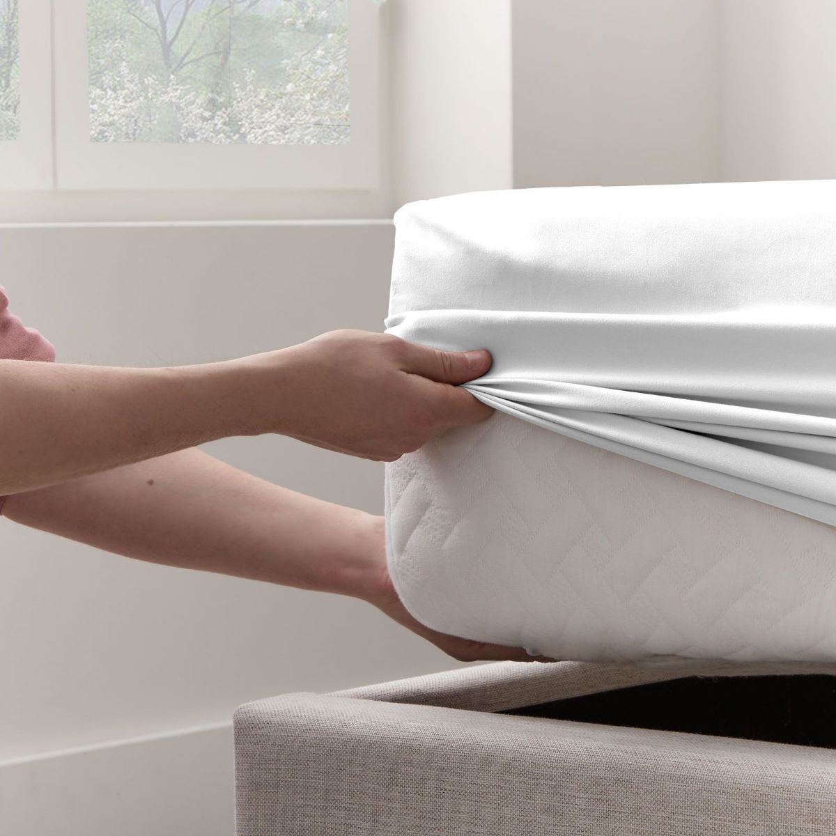 Picture of Full White Soft-Knit Microfiber Sheet Set