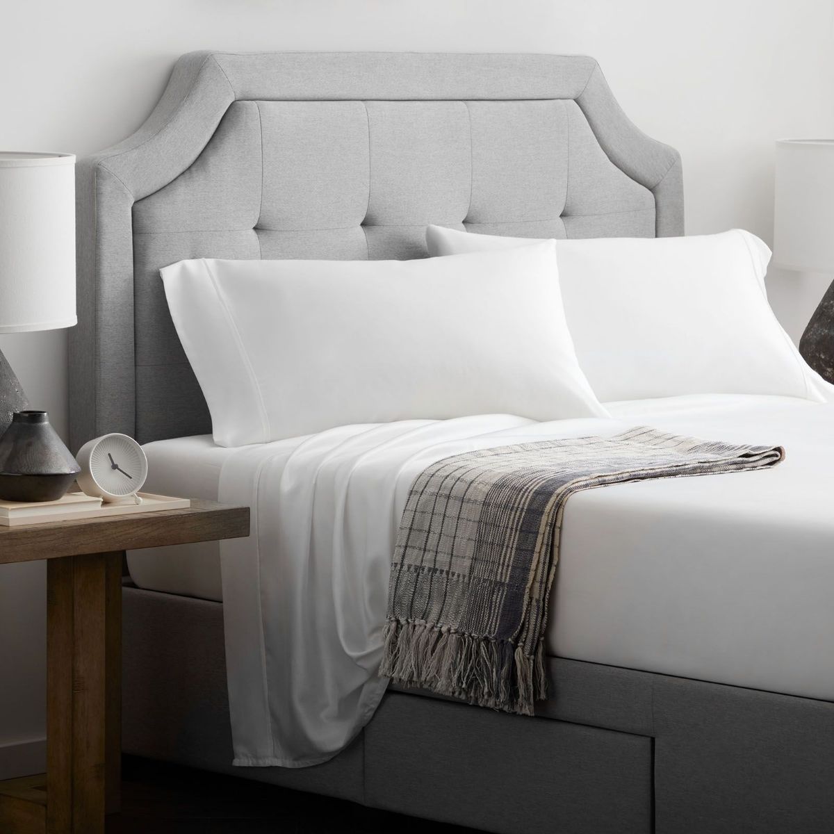 Picture of Queen White Botanical Sheet Set