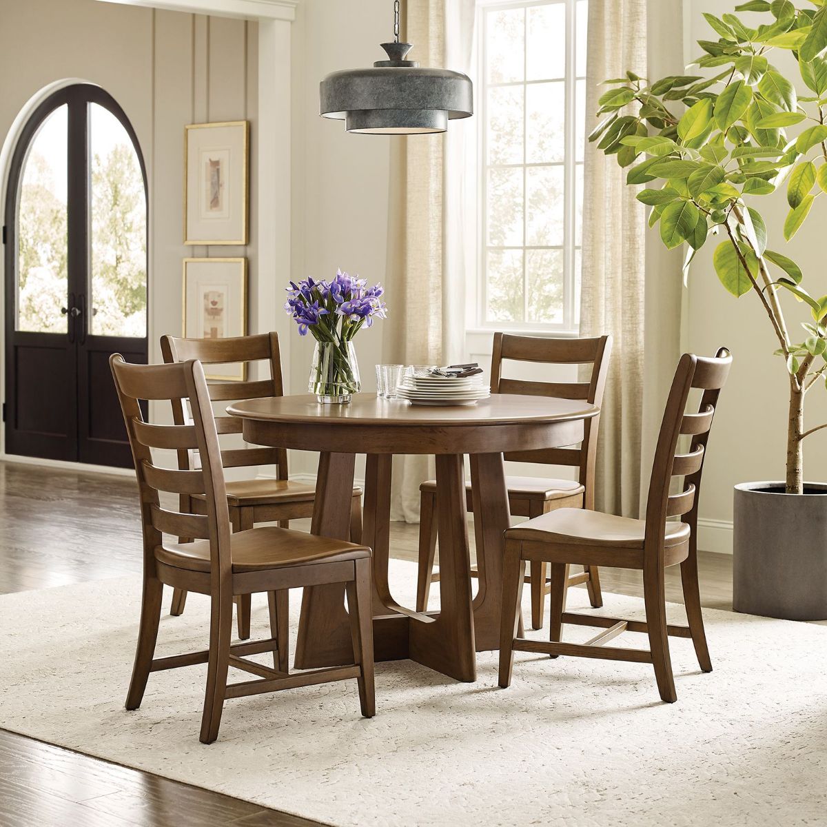 Picture of Kafe Latte 54" Round Pedestal Dining Table