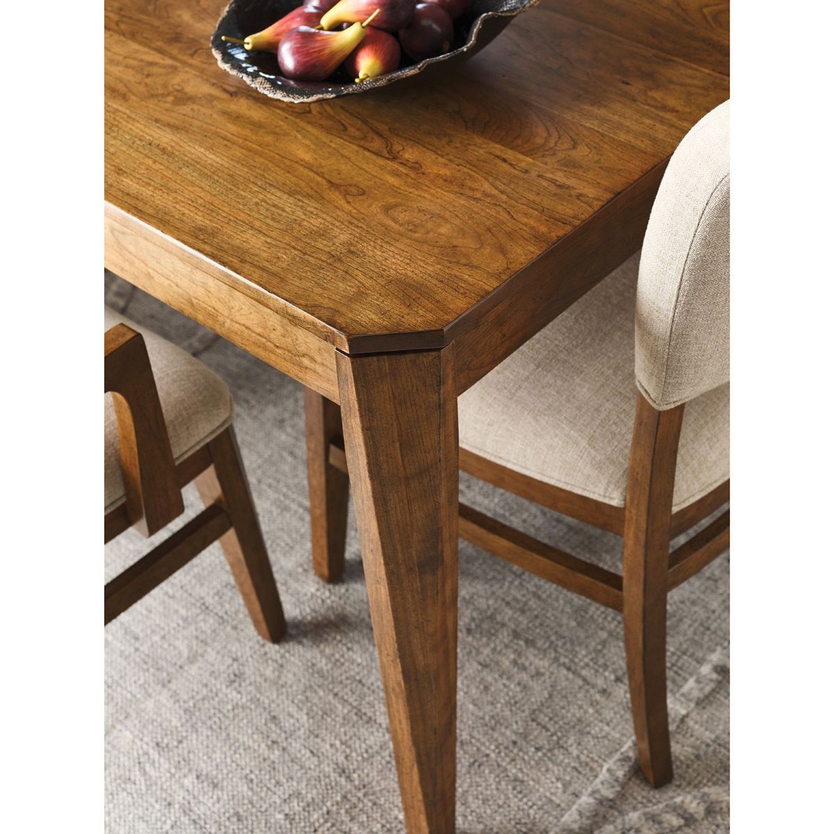 Picture of Edge Rectangular Dining Table