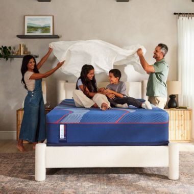 Brenham II Firm Hybrid Mattress Set