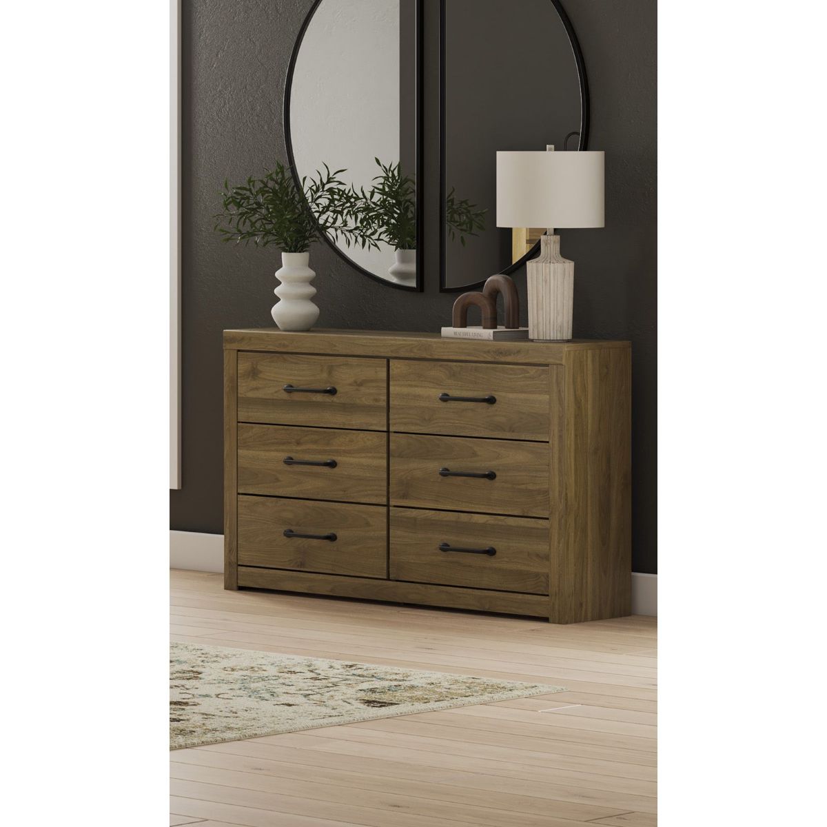 Picture of Pasklyn Dresser