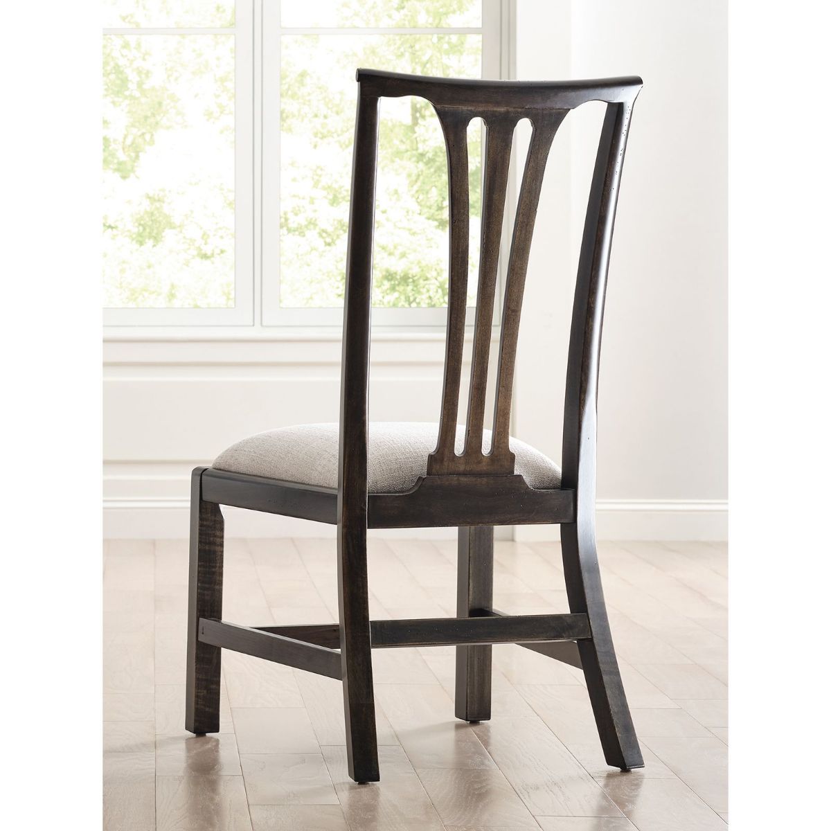 Picture of Bridgetown Table & 4 Chairs