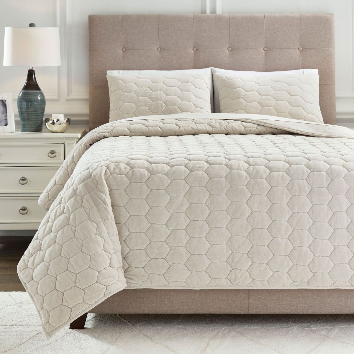 Picture of Hesper Queen Coverlet Set