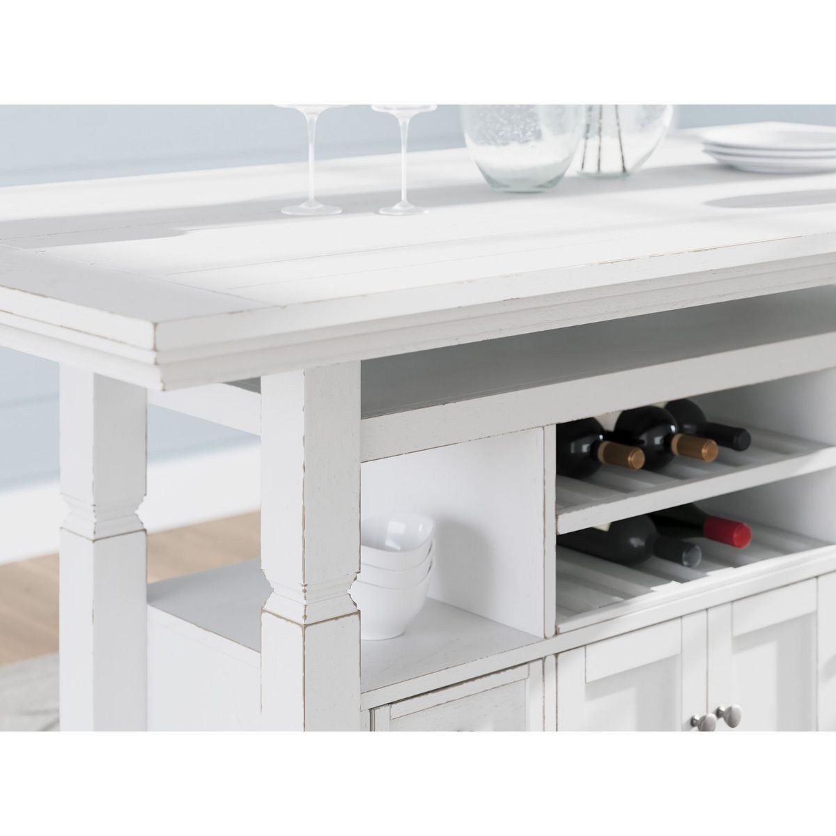 Picture of Robbinsdale Dining Table