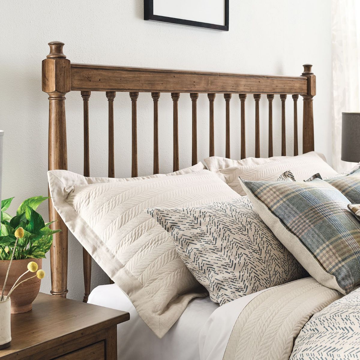 Picture of Arbor Bark Queen Spindle Bed