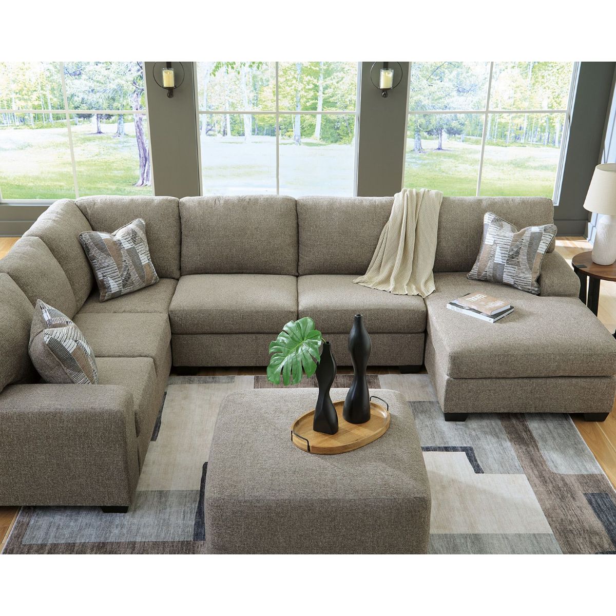 Picture of Newellen Hemp Reverse 3-Piece Sectional