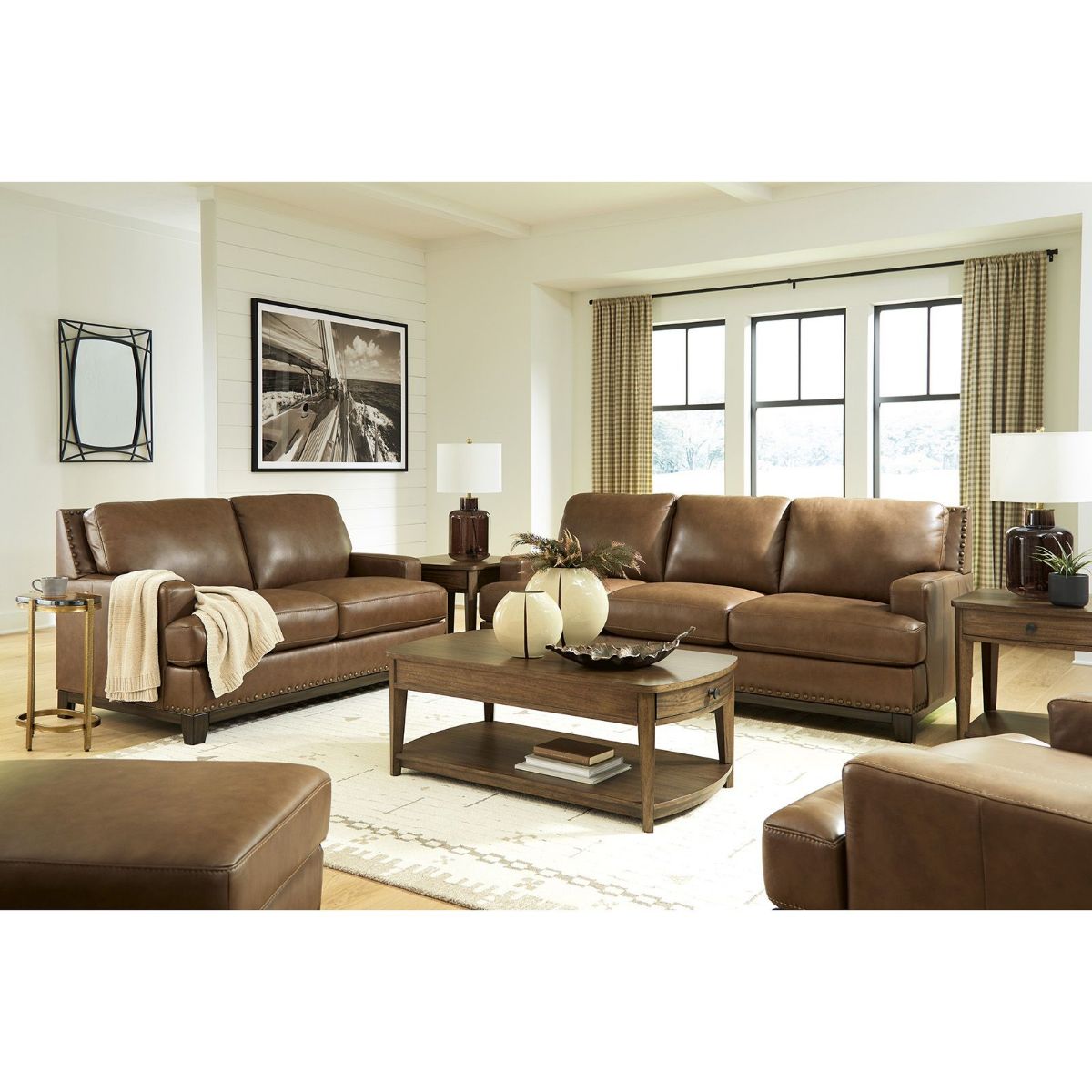 Picture of Saonara Leather Loveseat
