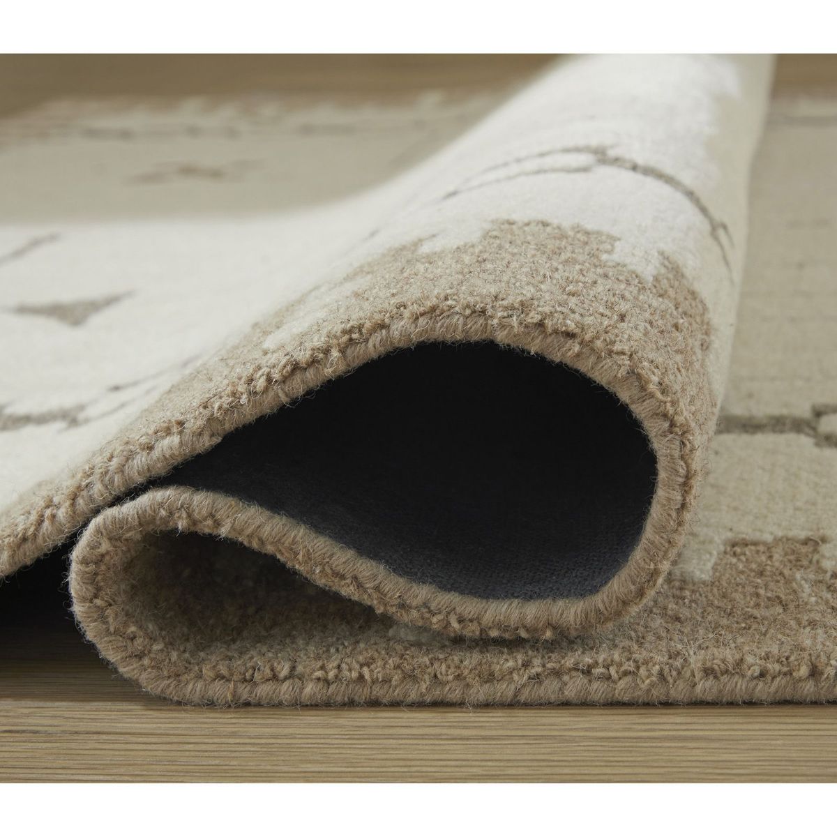 Picture of Dot 5' x 8' Wool Rug